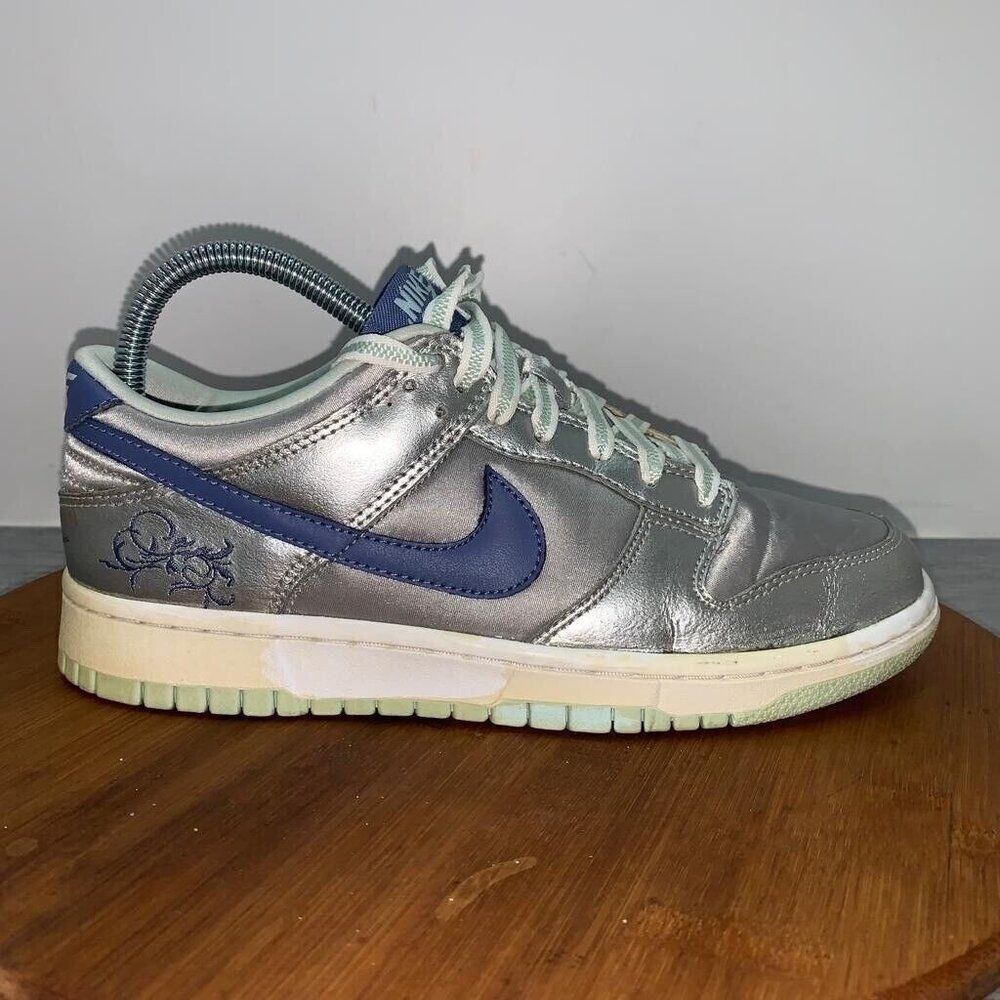 NIKE Dunk Low Floral Shoes GS 6Y Womens 7.5 309601-042 Metallic Silver Blue Moon - Picture 1 of 16